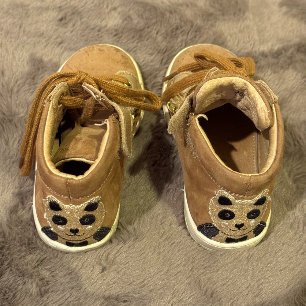 Shoopom European Brand Leather strap Lace high top Toddler girl Sz EU25 /US 8.5T